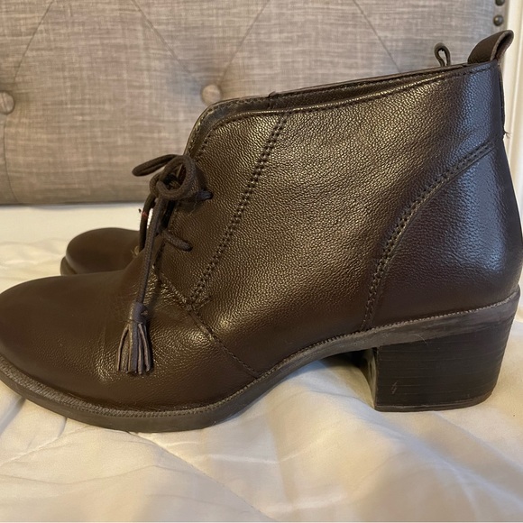 Beautiful chocolate brown booties - Picture 2 of 7